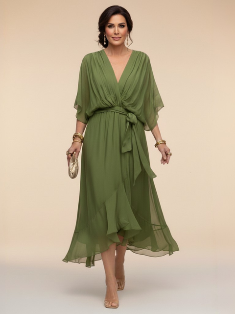 Monica – nesenstanti elegancija ir V formos iškirptė
